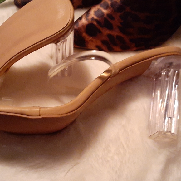 Heels - Picture 2 of 5